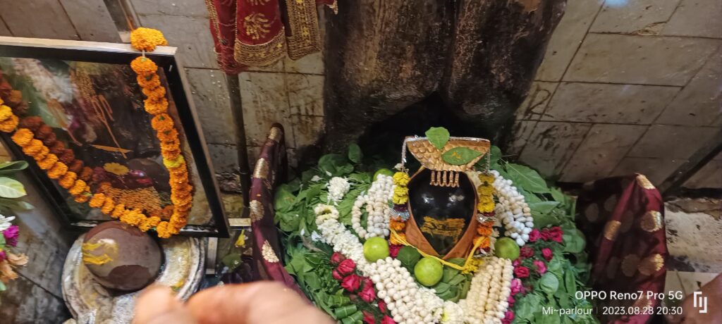 शक्ति में पहली बार पालकी यात्रा महाकाल की-- <em>शक्ति के राधाकृष्ण सेढू शिव मंदिर में बाबा भोलेनाथ का हुआ अद्भुत श्रंगार, 28 अगस्त की शाम निकली बाबा महाकाल तुर्री धाम वाले की पालकी यात्रा, सैकड़ो शिव भक्त हुए शामिल</em>, श्रावणी मास के अंतिम सोमवार पर हुई बाबा भोलेनाथ की आराधना,उमड़ पड़ा भोले भंडारी के भक्तों का सैलाब शक्ति में पहली बार पालकी यात्रा महाकाल की-- <em>शक्ति के राधाकृष्ण सेढू शिव मंदिर में बाबा भोलेनाथ का हुआ अद्भुत श्रंगार, 28 अगस्त की शाम निकली बाबा महाकाल तुर्री धाम वाले की पालकी यात्रा, सैकड़ो शिव भक्त हुए शामिल</em>, श्रावणी मास के अंतिम सोमवार पर हुई बाबा भोलेनाथ की आराधना,उमड़ पड़ा भोले भंडारी के भक्तों का सैलाब kshititech