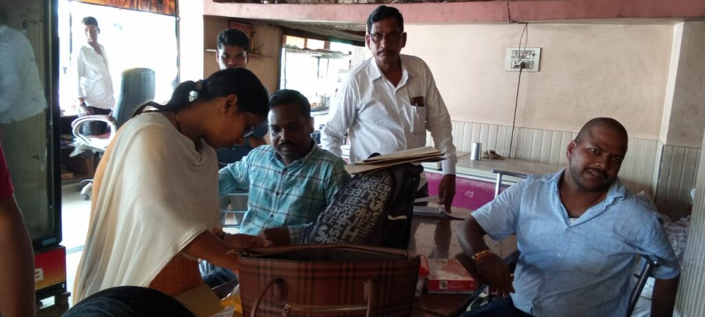 <em>मिलावटी खाद्य पदार्थों को लेकर प्रशासन सख्त--राखी त्यौहार से पहले खाद्य औषधि प्रशासन की होटल पर छापामार करवाई, कई होटलों से लिए गए सैंपल</em>, अधिकारियों ने कहा-- खाद्य पदार्थों में स्वास्थ्य से खिलवाड़ करने वाले नहीं बक्शे जायेंगे <em>मिलावटी खाद्य पदार्थों को लेकर प्रशासन सख्त--राखी त्यौहार से पहले खाद्य औषधि प्रशासन की होटल पर छापामार करवाई, कई होटलों से लिए गए सैंपल</em>, अधिकारियों ने कहा-- खाद्य पदार्थों में स्वास्थ्य से खिलवाड़ करने वाले नहीं बक्शे जायेंगे kshititech