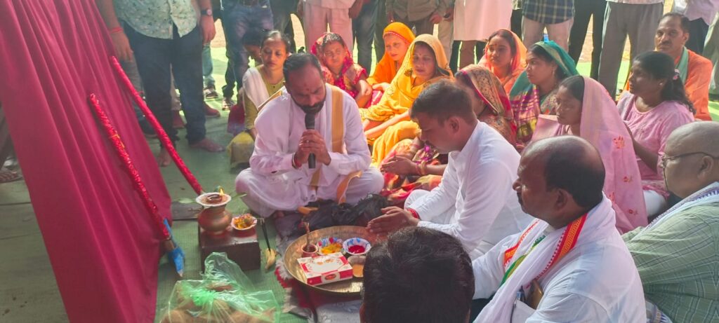<em>विकास की सौगात-- अड़भार के स्कूली बच्चों को मिलेगा स्वामी आत्मानंद अंग्रेजी माध्यम स्कूल के नए भवन का लाभ, चंद्रपुर विधायक सहित नगर पंचायत अध्यक्ष ने किया भवन निर्माण का भूमि पूजन, कक्षा दसवीं बारहवीं के टॉपर बच्चों का भी हुआ सम्मान</em>, विधायक प्रतिनिधि ज्योतिष ने कहा-- शहर को विधायक जी के प्रयासों से तहसील एवं जिला सहकारी बैंक की भी मिली थी बड़ी सौगात <em>विकास की सौगात-- अड़भार के स्कूली बच्चों को मिलेगा स्वामी आत्मानंद अंग्रेजी माध्यम स्कूल के नए भवन का लाभ, चंद्रपुर विधायक सहित नगर पंचायत अध्यक्ष ने किया भवन निर्माण का भूमि पूजन, कक्षा दसवीं बारहवीं के टॉपर बच्चों का भी हुआ सम्मान</em>, विधायक प्रतिनिधि ज्योतिष ने कहा-- शहर को विधायक जी के प्रयासों से तहसील एवं जिला सहकारी बैंक की भी मिली थी बड़ी सौगात kshititech