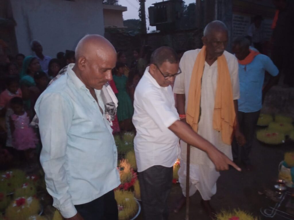<em>भोजली विसर्जन--सकरेली कला में हर्षोल्लास से हुआ भोजली उत्सव का कार्यक्रम,देवी गंगा के सुमधुर गीत के साथ भोजली को दी गई बिदाई, कृषि अधिकारी रोशन पटेल हुए अतिथि के रूप में शामिल</em>,रोशन ने कहा-भोजली छत्तीसगढ़ की जनता की आस्था का महापर्व <em>भोजली विसर्जन--सकरेली कला में हर्षोल्लास से हुआ भोजली उत्सव का कार्यक्रम,देवी गंगा के सुमधुर गीत के साथ भोजली को दी गई बिदाई, कृषि अधिकारी रोशन पटेल हुए अतिथि के रूप में शामिल</em>,रोशन ने कहा-भोजली छत्तीसगढ़ की जनता की आस्था का महापर्व kshititech