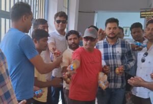 अटल जी को स्मरण किया युवाओं ने-- <em>भाजपा नेता गोविंद देवांगन के नेतृत्व में पूर्व प्रधानमंत्री अटल जी की पुण्यतिथि पर उप जेल शक्ति में हुआ फल- बिस्किट का वितरण, गोविंद देवांगन ने कहा- अटल जी ने बनाया छत्तीसगढ़ हम सभी हैं उनके आभारी</em>, गोविंद ने कहा सर्व शिक्षा अभियान और प्रधानमंत्री सड़क योजना अटल जी की देंन अटल जी को स्मरण किया युवाओं ने-- <em>भाजपा नेता गोविंद देवांगन के नेतृत्व में पूर्व प्रधानमंत्री अटल जी की पुण्यतिथि पर उप जेल शक्ति में हुआ फल- बिस्किट का वितरण, गोविंद देवांगन ने कहा- अटल जी ने बनाया छत्तीसगढ़ हम सभी हैं उनके आभारी</em>, गोविंद ने कहा सर्व शिक्षा अभियान और प्रधानमंत्री सड़क योजना अटल जी की देंन kshititech