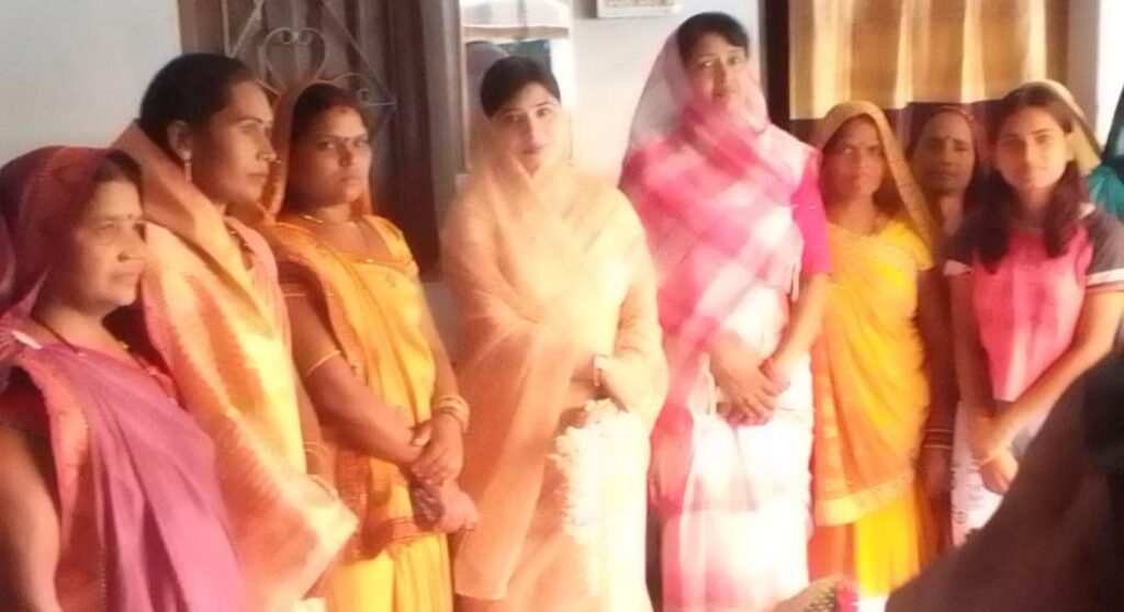 <em>रामकुमार गबेल एवं गीता गबेल ने किया संयोगिता के साथ क्षेत्र में घर परिवार भेंट मुलाकात संपर्क कार्यक्रम, रामकुमार ने कहा- चंद्रपुर विधानसभा में संयोगिता को मिल रहा अपार समर्थन, संयोगिता के साथ सक्रिय रूप से जुटे हुए हैं रामकुमार</em>, मालखरौदा क्षेत्र में दिग्गज जन सेवक के रूप में पहचान है रामकुमार की <em>रामकुमार गबेल एवं गीता गबेल ने किया संयोगिता के साथ क्षेत्र में घर परिवार भेंट मुलाकात संपर्क कार्यक्रम, रामकुमार ने कहा- चंद्रपुर विधानसभा में संयोगिता को मिल रहा अपार समर्थन, संयोगिता के साथ सक्रिय रूप से जुटे हुए हैं रामकुमार</em>, मालखरौदा क्षेत्र में दिग्गज जन सेवक के रूप में पहचान है रामकुमार की kshititech