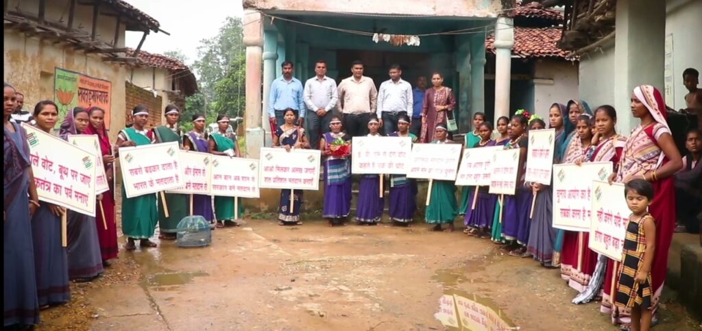 <em>मतदान जागरूकता को लेकर अनोखी अनुकरणीय पहल--खरसिया विधानसभा क्षेत्र के गोरपार में 20 अगस्त को सुवा नृत्य,कर्मा नृत्य,गेड़ी नृत्य के साथ मतदाताओं को जागरूक करने प्रशासन ने किया रोड शो, खरसिया तहसीलदार शिवकुमार डनसेना ने कहा- निर्वाचन आयोग के निर्देशानुसार शत प्रतिशत मतदान हेतु ली गई शपथ</em> <em>मतदान जागरूकता को लेकर अनोखी अनुकरणीय पहल--खरसिया विधानसभा क्षेत्र के गोरपार में 20 अगस्त को सुवा नृत्य,कर्मा नृत्य,गेड़ी नृत्य के साथ मतदाताओं को जागरूक करने प्रशासन ने किया रोड शो, खरसिया तहसीलदार शिवकुमार डनसेना ने कहा- निर्वाचन आयोग के निर्देशानुसार शत प्रतिशत मतदान हेतु ली गई शपथ</em> kshititech