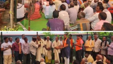 <em>अमर सुल्तानिया ने किया देव तुल्य वरिष्ठ कार्यकर्ताओं का सम्मान, जांजगीर-चांपा विधानसभा क्षेत्र के अमोरा शक्ति केंद्र में हुआ आयोजन, अमर ने कहा-बुजुर्गों के आशीर्वाद से ही हम जीवन में लेते हैं उनसे प्रेरणा</em>, अमर के वरिष्ठ जन सम्मान समारोह में ग्रामीणों में उत्साह, बुजुर्ग दे रहे अमर को आशीर्वाद kshititech