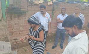<em>रिसदा में सीसी रोड निर्माण का हुआ भूमि पूजन,शक्ति के मंडी अध्यक्ष रूपनारायण साहू, बाराद्वार नगर पंचायत उपाध्यक्ष विजय सूर्यवंशी एवं प्रेस क्लब बाराद्वार के अध्यक्ष सुनील जिंदल ने किया भूमि पूजन, विधानसभा अध्यक्ष के जिला प्रतिनिधि ठाकुर गुलजार सिंह के प्रयासों से एवं विधानसभा अध्यक्ष महंत की अनुशंशा पर मिली है स्वीकृति</em> <em>रिसदा में सीसी रोड निर्माण का हुआ भूमि पूजन,शक्ति के मंडी अध्यक्ष रूपनारायण साहू, बाराद्वार नगर पंचायत उपाध्यक्ष विजय सूर्यवंशी एवं प्रेस क्लब बाराद्वार के अध्यक्ष सुनील जिंदल ने किया भूमि पूजन, विधानसभा अध्यक्ष के जिला प्रतिनिधि ठाकुर गुलजार सिंह के प्रयासों से एवं विधानसभा अध्यक्ष महंत की अनुशंशा पर मिली है स्वीकृति</em> kshititech
