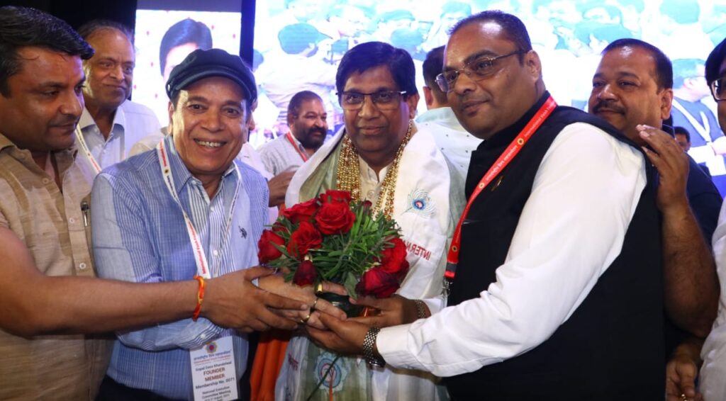 <em>अशोक अग्रवाल पुनः बने राष्ट्रीय अध्यक्ष-- IVF की दो दिवसीय राष्ट्रीय कार्यसमिति-- हर सुख दुख में देश के साथ खड़ा रहता है वैश्य समाज,वैश्य समाज एक ऐतिहासिक परिवर्तन करने में सक्षम है,वैश्य समाज में अपने कर्मों से धर्म को सुरक्षित रखा है</em>--<em>पीयूष गोयल</em> मंत्री भारत सरकार, छत्तीसगढ़ से भी शामिल हुए प्रतिनिधि <em>अशोक अग्रवाल पुनः बने राष्ट्रीय अध्यक्ष-- IVF की दो दिवसीय राष्ट्रीय कार्यसमिति-- हर सुख दुख में देश के साथ खड़ा रहता है वैश्य समाज,वैश्य समाज एक ऐतिहासिक परिवर्तन करने में सक्षम है,वैश्य समाज में अपने कर्मों से धर्म को सुरक्षित रखा है</em>--<em>पीयूष गोयल</em> मंत्री भारत सरकार, छत्तीसगढ़ से भी शामिल हुए प्रतिनिधि kshititech