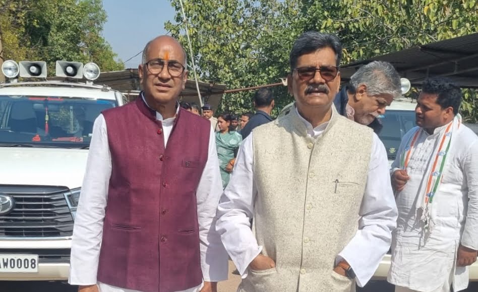 <em>बरसों बाद शक्ति के घनश्याम पांडेय को मिली प्रदेश कांग्रेस कमेटी में महत्वपूर्ण जिम्मेदारी, दीपक बैज की टीम में सचिव बनाए गए घनश्याम महाराज, पूर्व मंडी अध्यक्ष सरवन सिदार भी बने सचिव, कांग्रेस कार्यकर्ताओं में हर्ष</em>, घनश्याम महाराज ने किया महंत जी एवं कांग्रेस जनों का आभार व्यक्त, कहा पूरी निष्ठा एवं सजगता के साथ करूंगा अपनी जिम्मेदारियां का निर्वहन <em>बरसों बाद शक्ति के घनश्याम पांडेय को मिली प्रदेश कांग्रेस कमेटी में महत्वपूर्ण जिम्मेदारी, दीपक बैज की टीम में सचिव बनाए गए घनश्याम महाराज, पूर्व मंडी अध्यक्ष सरवन सिदार भी बने सचिव, कांग्रेस कार्यकर्ताओं में हर्ष</em>, घनश्याम महाराज ने किया महंत जी एवं कांग्रेस जनों का आभार व्यक्त, कहा पूरी निष्ठा एवं सजगता के साथ करूंगा अपनी जिम्मेदारियां का निर्वहन kshititech