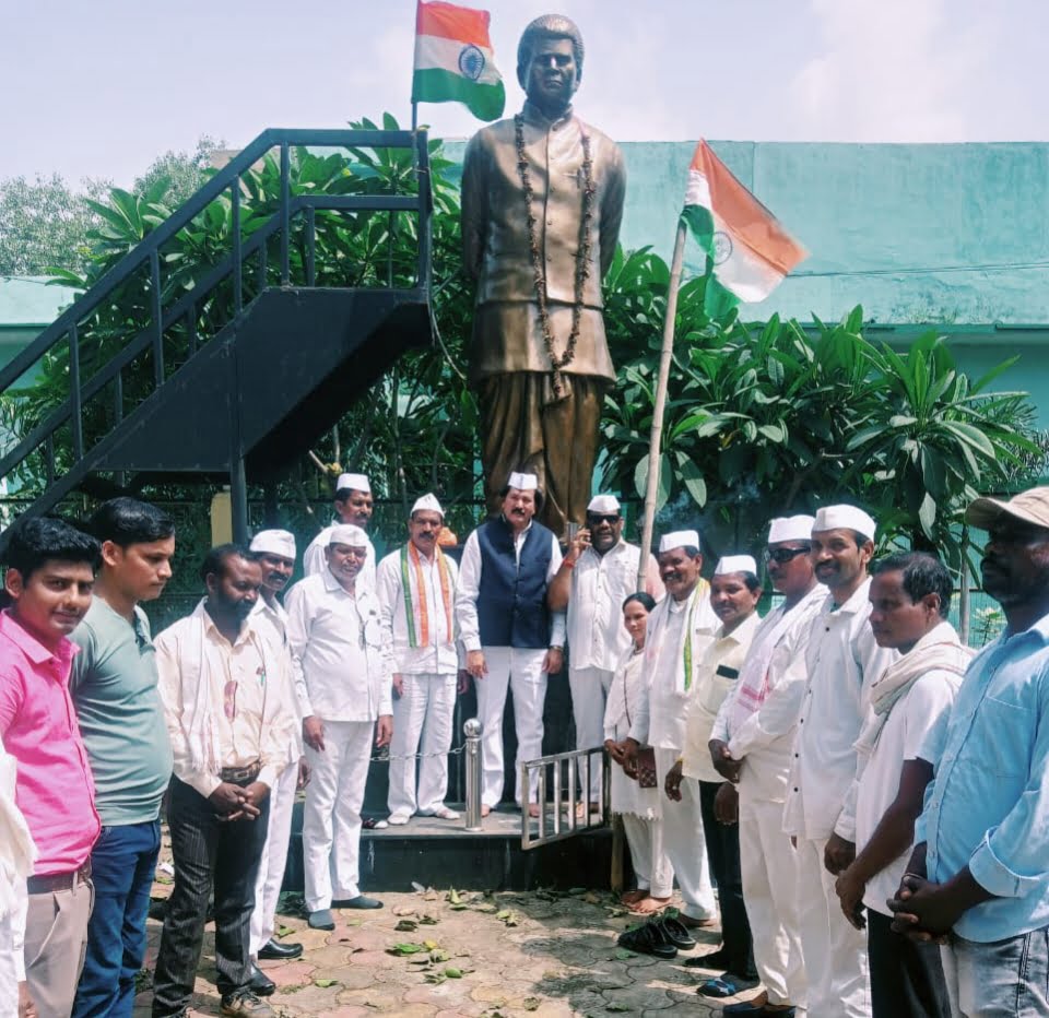 सेवादल से मिलता है अनुशासन-- <em>कॉग्रेस को मजबूती करने में सेवादल का अहम योगदान,जिला मुख्यालय सकती में पदाधिकारियों की मौजूदगी में हुआ ध्वज वंदना कार्यक्रम का आयोजन</em>, शहर कांग्रेस कमेटी के अध्यक्ष दिगंबर चौबे एवं वरिष्ठ अधिवक्ता गिरधर जायसवाल रहे मौजूद सेवादल से मिलता है अनुशासन-- <em>कॉग्रेस को मजबूती करने में सेवादल का अहम योगदान,जिला मुख्यालय सकती में पदाधिकारियों की मौजूदगी में हुआ ध्वज वंदना कार्यक्रम का आयोजन</em>, शहर कांग्रेस कमेटी के अध्यक्ष दिगंबर चौबे एवं वरिष्ठ अधिवक्ता गिरधर जायसवाल रहे मौजूद kshititech