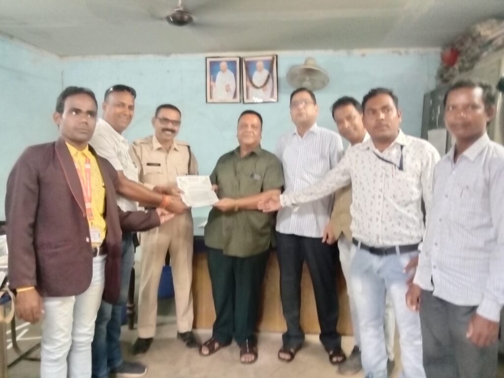 <em>शक्ति की शराब दुकान को शहर से बाहर करने जनर्लिस्ट वेलफेयर यूनियन जिला इकाई सकती में कलेक्टर- एसपी सहित अधिकारियों को सौपा जिला संरक्षक श्यामसुंदर अग्रवाल एवं जिला अध्यक्ष रमेश चंद्र अग्रवाल के नेतृत्व में पहुंचे पदाधिकारी</em>, कलेक्टर नूपुर ने भी कहा--शीघ्र ही इस दिशा में वे करेंगी सकारात्मक पहल <em>शक्ति की शराब दुकान को शहर से बाहर करने जनर्लिस्ट वेलफेयर यूनियन जिला इकाई सकती में कलेक्टर- एसपी सहित अधिकारियों को सौपा जिला संरक्षक श्यामसुंदर अग्रवाल एवं जिला अध्यक्ष रमेश चंद्र अग्रवाल के नेतृत्व में पहुंचे पदाधिकारी</em>, कलेक्टर नूपुर ने भी कहा--शीघ्र ही इस दिशा में वे करेंगी सकारात्मक पहल kshititech