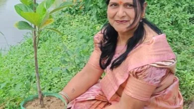 अवतरण दिवस पर रचनात्मक कार्य-- <em>लक्ष्मी ने किया जन्मदिन पर परम शांति धाम स्वामी परमानंद संस्कृत विद्यालय पेंड्रा रोड गोरखपुर में वृक्षारोपण, लोगों को दिया वृक्षारोपण का संदेश, लक्ष्मी ने कहा- पर्यावरण संरक्षण में हम सभी संवेदनशीलता के साथ दे योगदान</em> kshititech