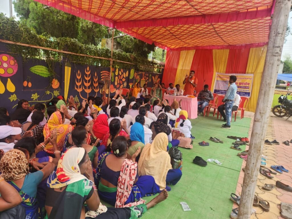 <em>भाजपा नेता अमर सुल्तानिया की सक्रियता-- मिशन क्लीन सिटी कर्मचारी संघ के धरना को दिया समर्थन,जांजगीर- चांपा विधानसभा क्षेत्र में चल रहा अमर का वरिष्ठ जन सम्मान कार्यक्रम, गांव- गांव पहुंच रहे अमर, बुजुर्गों का मिल रहा लाड़-दुलार एवं आशीर्वाद</em>, अमर की आत्मीयता एवं सहजता से युवा भी है प्रभावित <em>भाजपा नेता अमर सुल्तानिया की सक्रियता-- मिशन क्लीन सिटी कर्मचारी संघ के धरना को दिया समर्थन,जांजगीर- चांपा विधानसभा क्षेत्र में चल रहा अमर का वरिष्ठ जन सम्मान कार्यक्रम, गांव- गांव पहुंच रहे अमर, बुजुर्गों का मिल रहा लाड़-दुलार एवं आशीर्वाद</em>, अमर की आत्मीयता एवं सहजता से युवा भी है प्रभावित kshititech