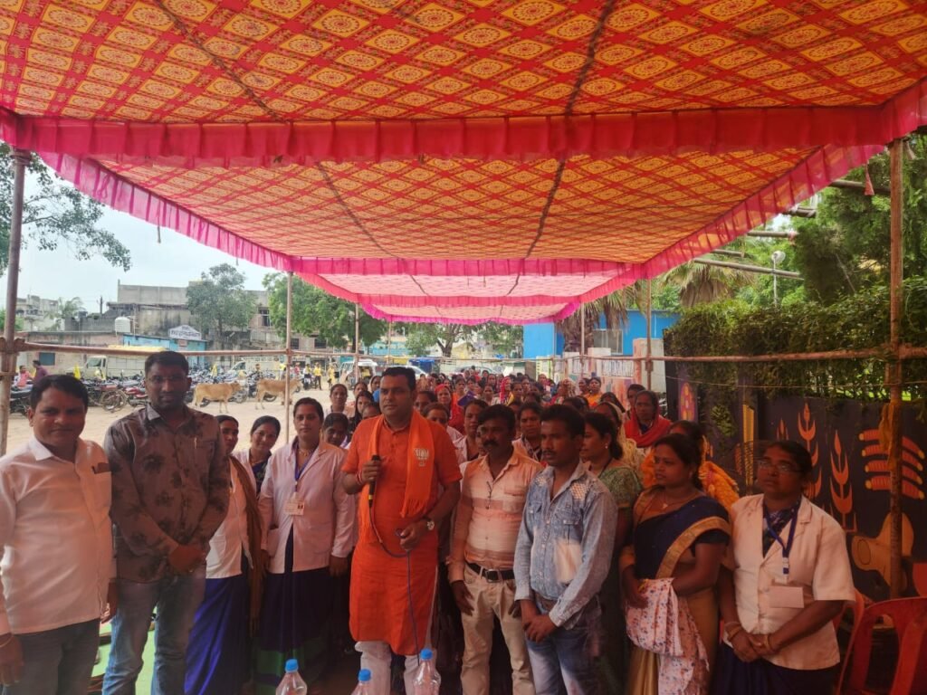 <em>भाजपा नेता अमर सुल्तानिया की सक्रियता-- मिशन क्लीन सिटी कर्मचारी संघ के धरना को दिया समर्थन,जांजगीर- चांपा विधानसभा क्षेत्र में चल रहा अमर का वरिष्ठ जन सम्मान कार्यक्रम, गांव- गांव पहुंच रहे अमर, बुजुर्गों का मिल रहा लाड़-दुलार एवं आशीर्वाद</em>, अमर की आत्मीयता एवं सहजता से युवा भी है प्रभावित <em>भाजपा नेता अमर सुल्तानिया की सक्रियता-- मिशन क्लीन सिटी कर्मचारी संघ के धरना को दिया समर्थन,जांजगीर- चांपा विधानसभा क्षेत्र में चल रहा अमर का वरिष्ठ जन सम्मान कार्यक्रम, गांव- गांव पहुंच रहे अमर, बुजुर्गों का मिल रहा लाड़-दुलार एवं आशीर्वाद</em>, अमर की आत्मीयता एवं सहजता से युवा भी है प्रभावित kshititech