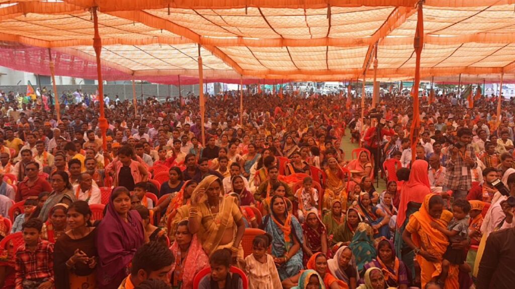 <em>चुनाव पूर्व भाजपा का बड़ा शक्ति प्रदर्शन-- बाराद्वार की परिवर्तन यात्रा में उमड़ा जन सैलाब, रेल राज्य मंत्री ने पाटिल कहा- अटल जी ने इसलिए बनाया था राज्य, की छत्तीसगढ़ का हो विकास,लेकिन वर्तमान कांग्रेस सरकार जनता को दे रही धोखा, पूर्व विधायक खिलावन साहू के नेतृत्व में सफल रही परिवर्तन यात्रा, पहली बार किसी रेल मंत्री का हुआ बाराद्वार में आगमन</em> <em>चुनाव पूर्व भाजपा का बड़ा शक्ति प्रदर्शन-- बाराद्वार की परिवर्तन यात्रा में उमड़ा जन सैलाब, रेल राज्य मंत्री ने पाटिल कहा- अटल जी ने इसलिए बनाया था राज्य, की छत्तीसगढ़ का हो विकास,लेकिन वर्तमान कांग्रेस सरकार जनता को दे रही धोखा, पूर्व विधायक खिलावन साहू के नेतृत्व में सफल रही परिवर्तन यात्रा, पहली बार किसी रेल मंत्री का हुआ बाराद्वार में आगमन</em> kshititech