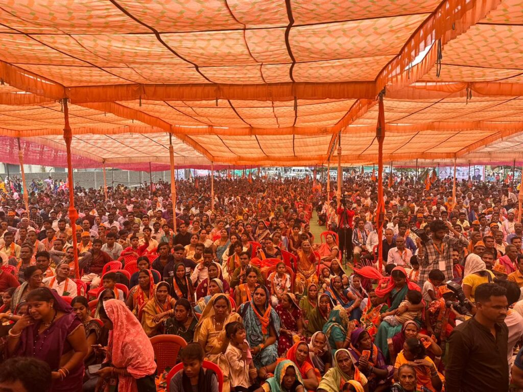 <em>चुनाव पूर्व भाजपा का बड़ा शक्ति प्रदर्शन-- बाराद्वार की परिवर्तन यात्रा में उमड़ा जन सैलाब, रेल राज्य मंत्री ने पाटिल कहा- अटल जी ने इसलिए बनाया था राज्य, की छत्तीसगढ़ का हो विकास,लेकिन वर्तमान कांग्रेस सरकार जनता को दे रही धोखा, पूर्व विधायक खिलावन साहू के नेतृत्व में सफल रही परिवर्तन यात्रा, पहली बार किसी रेल मंत्री का हुआ बाराद्वार में आगमन</em> <em>चुनाव पूर्व भाजपा का बड़ा शक्ति प्रदर्शन-- बाराद्वार की परिवर्तन यात्रा में उमड़ा जन सैलाब, रेल राज्य मंत्री ने पाटिल कहा- अटल जी ने इसलिए बनाया था राज्य, की छत्तीसगढ़ का हो विकास,लेकिन वर्तमान कांग्रेस सरकार जनता को दे रही धोखा, पूर्व विधायक खिलावन साहू के नेतृत्व में सफल रही परिवर्तन यात्रा, पहली बार किसी रेल मंत्री का हुआ बाराद्वार में आगमन</em> kshititech