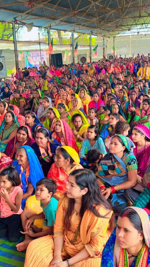<em>चुनाव पूर्व भाजपा का बड़ा शक्ति प्रदर्शन-- बाराद्वार की परिवर्तन यात्रा में उमड़ा जन सैलाब, रेल राज्य मंत्री ने पाटिल कहा- अटल जी ने इसलिए बनाया था राज्य, की छत्तीसगढ़ का हो विकास,लेकिन वर्तमान कांग्रेस सरकार जनता को दे रही धोखा, पूर्व विधायक खिलावन साहू के नेतृत्व में सफल रही परिवर्तन यात्रा, पहली बार किसी रेल मंत्री का हुआ बाराद्वार में आगमन</em> <em>चुनाव पूर्व भाजपा का बड़ा शक्ति प्रदर्शन-- बाराद्वार की परिवर्तन यात्रा में उमड़ा जन सैलाब, रेल राज्य मंत्री ने पाटिल कहा- अटल जी ने इसलिए बनाया था राज्य, की छत्तीसगढ़ का हो विकास,लेकिन वर्तमान कांग्रेस सरकार जनता को दे रही धोखा, पूर्व विधायक खिलावन साहू के नेतृत्व में सफल रही परिवर्तन यात्रा, पहली बार किसी रेल मंत्री का हुआ बाराद्वार में आगमन</em> kshititech