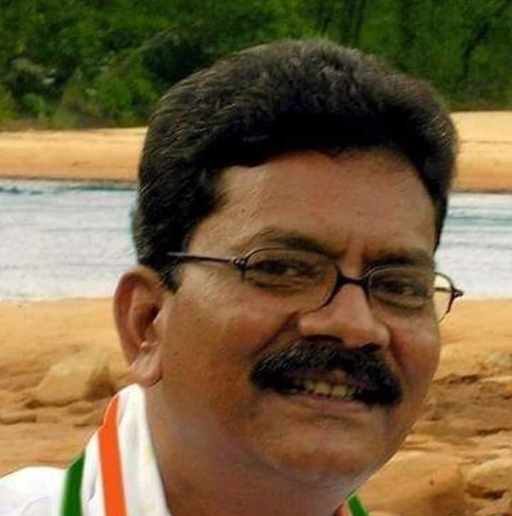 शक्ति मंडी क्षेत्र में हो रहे ढेरो विकास कार्य--<em>मंडी अध्यक्ष रूपनारायण साहू ने किया 11 लाख की लागत से बनने वाली सीसी रोड का भूमिपूजन, जिला प्रतिनिधि गुलजार सिंह के प्रयासों से विधानसभा अध्यक्ष महंत ने दिलवाई स्वीकृति</em>, मंडी अध्यक्ष ने कहा-- पहले लोगों ने नहीं देखा मंडी बोर्ड से इतना अधिक निर्माण कार्य kshititech