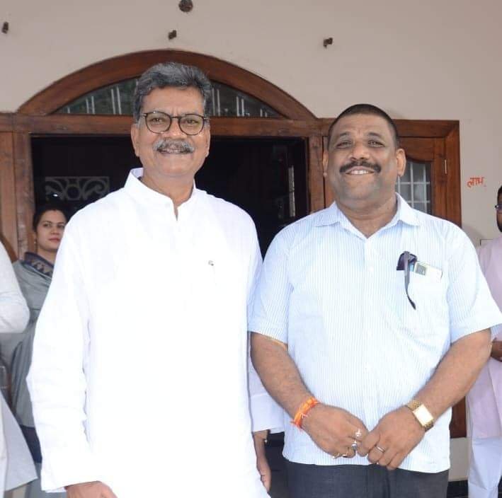 <em>महंत जी की विशेष पहल-- शक्ति विधानसभा के 100 ग्रामीण इलाकों में लगेगी विधानसभा अध्यक्ष महंत की पहल पर हाईमास्क लाइट, विधायक प्रतिनिधि गिरधर जायसवाल ने कहा- गांव भी अब होंगे शहरो की तरह प्रकाश से चकाचोंध</em>, शक्ति विधानसभा विकास एवं आम जनता की सुविधाओं के मामले में प्रदेश में अग्रणी kshititech