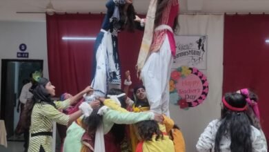 <em>शक्ति के हरेठी स्थित सीबीएसई माध्यम वाले संस्कार पब्लिक स्कूल में मना शिक्षक दिवस और जन्माष्टमी महोत्सव, विभिन्न प्रतिस्पर्धाओं के आयोजन के साथ ही शिक्षकों का हुआ सम्मान</em>, पूरे जिले में सर्वश्रेष्ठ विद्यालय के रूप में है संस्कार पब्लिक की पहचान kshititech