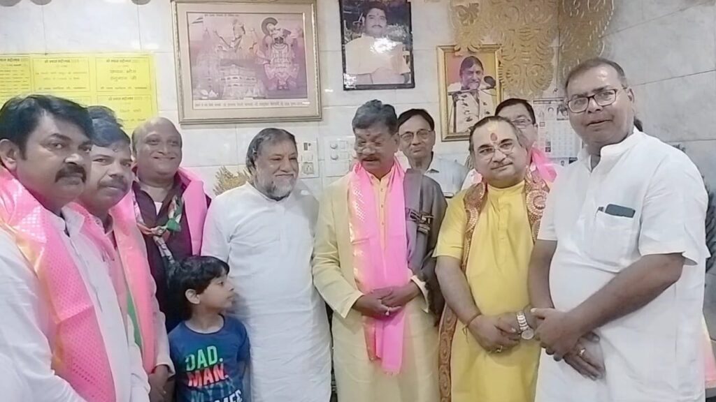 कांग्रेस का मिशन शक्ति जिला-- <em>विधानसभा अध्यक्ष महंत ने कहा--कांग्रेस कार्यकर्ताओं की निष्ठा एवं समर्पण भावना ही हमारी पार्टी की सबसे बड़ी ताकत, आने वाले चुनाव में रिकॉर्ड सीटों से होगी कांग्रेस की जीत, बाराद्वार में हाथ जोड़ो यात्रा के समापन में पहुंचे विधानसभा अध्यक्ष महंत, कांग्रेस ने किया बड़ा शक्ति प्रदर्शन</em>, चुनाव पूर्व जिले के बड़ी संख्या में एक मंच पर जुटे कांग्रेस के नेता कांग्रेस का मिशन शक्ति जिला-- <em>विधानसभा अध्यक्ष महंत ने कहा--कांग्रेस कार्यकर्ताओं की निष्ठा एवं समर्पण भावना ही हमारी पार्टी की सबसे बड़ी ताकत, आने वाले चुनाव में रिकॉर्ड सीटों से होगी कांग्रेस की जीत, बाराद्वार में हाथ जोड़ो यात्रा के समापन में पहुंचे विधानसभा अध्यक्ष महंत, कांग्रेस ने किया बड़ा शक्ति प्रदर्शन</em>, चुनाव पूर्व जिले के बड़ी संख्या में एक मंच पर जुटे कांग्रेस के नेता kshititech