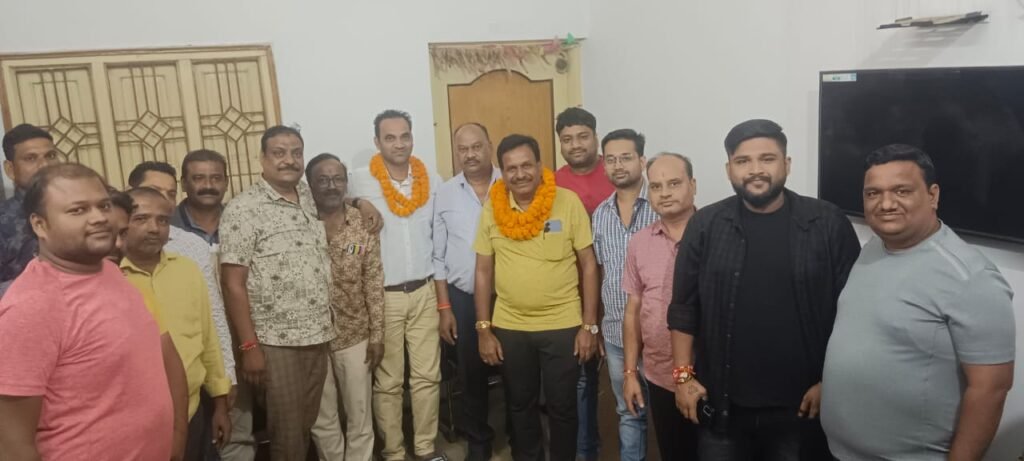 <em>शक्ति में देवी आस्था का होगा 24 वा बड़ा </em>आयोजन<em>-- शक्ति से चंद्रपुर तक 18 अक्टूबर को जाएगी श्री चंद्रपुर पदयात्रा सेवा समिति की पैदल यात्रा,यात्रा को लेकर तैयारियां जोरों पर, 24वें वर्ष का होगा शानदार आयोजन, समिति का हुआ पुनर्गठन प्रकाश चंद्र अग्रवाल बनाए गए नए अध्यक्ष, हेमंत देवांगन के सफल कार्यकाल के लिए किया गया आभार व्यक्त</em> kshititech