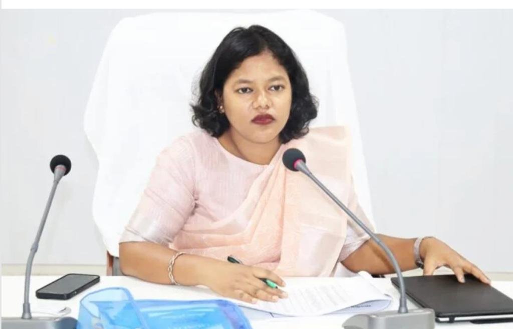 <em>माइनिंग अलर्ट--जिले में अवैध खनिज उत्खनन एवं परिवहन पर होगी कड़ी कार्रवाई, कलेक्टर नूपुर ने दिए सख्त निर्देश, 1</em>3<em> सितंबर को कलेक्टर का हुआ जन दर्शन, जिले के नागरिकों की समस्याओं का हो रहा त्वरित निराकरण</em> kshititech