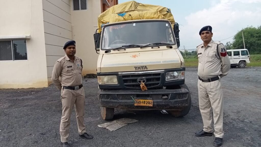 <em>एसपी अहिरे के नेतृत्व में पुलिस सक्रिय-- अपराधों पर नियंत्रण करने शक्ति जिला पुलिस की तत्परता-- नशीली सीरप एवं टेबलेट के साथ 01 महिला गिरफ्तार, मामला पुलिस थाने नगरदा का</em>, महिला टीआई सुनीता नाग बंजारे की सजग करवाई kshititech