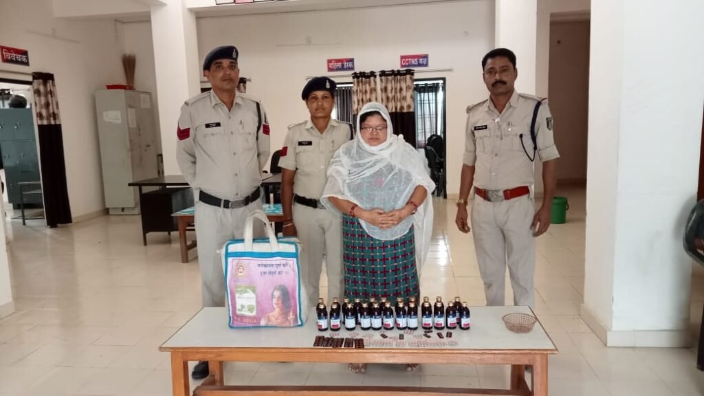 <em>एसपी अहिरे के नेतृत्व में पुलिस सक्रिय-- अपराधों पर नियंत्रण करने शक्ति जिला पुलिस की तत्परता-- नशीली सीरप एवं टेबलेट के साथ 01 महिला गिरफ्तार, मामला पुलिस थाने नगरदा का</em>, महिला टीआई सुनीता नाग बंजारे की सजग करवाई kshititech