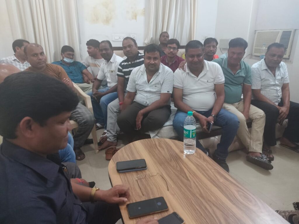 <em>भाजपा का मिशन छत्तीसगढ़-- परिवर्तन यात्रा की आमसभा होगी बाराद्वार में, तैयारीयो को लेकर पूर्व विधायक डॉक्टर खिलावन साहू ने ली कार्यकर्ताओं की बैठक, स्थल चयन के साथ ही जिम्मेदारियां दी गई कार्यकर्ताओं को, खिलावन ने कहा-- परिवर्तन यात्रा से 23 के चुनाव में होगा बड़ा सत्ता परिवर्तन</em> <em>भाजपा का मिशन छत्तीसगढ़-- परिवर्तन यात्रा की आमसभा होगी बाराद्वार में, तैयारीयो को लेकर पूर्व विधायक डॉक्टर खिलावन साहू ने ली कार्यकर्ताओं की बैठक, स्थल चयन के साथ ही जिम्मेदारियां दी गई कार्यकर्ताओं को, खिलावन ने कहा-- परिवर्तन यात्रा से 23 के चुनाव में होगा बड़ा सत्ता परिवर्तन</em> kshititech