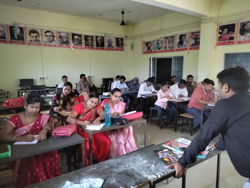 स्कूली शिक्षा बेहतर बनाने विशेष प्रशिक्षण-- <em>सकरेली संकुल जोन में एफ एल एन प्रशिक्षण मे मास्टर ट्रेनरो द्वारा जादुई पिटारा बनाने हेतु दिया गया प्रशिक्षण, मास्टर ट्रेनर पुष्पेंद्र कुमार कश्यप भी रहे मौजूद</em>, शिक्षा विभाग के विभिन्न योजनाओं से कराया गया शिक्षकों को अवगत स्कूली शिक्षा बेहतर बनाने विशेष प्रशिक्षण-- <em>सकरेली संकुल जोन में एफ एल एन प्रशिक्षण मे मास्टर ट्रेनरो द्वारा जादुई पिटारा बनाने हेतु दिया गया प्रशिक्षण, मास्टर ट्रेनर पुष्पेंद्र कुमार कश्यप भी रहे मौजूद</em>, शिक्षा विभाग के विभिन्न योजनाओं से कराया गया शिक्षकों को अवगत kshititech