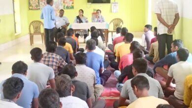 पुस्तकों की महत्ता पर प्रकाश-- <em>शक्ति के उप जेल में बंदियों को न्यायाधीश गणों ने दी जागरूकता संबंधी जानकारियां, ज्ञानवर्धक पुस्तकों का अध्ययन करें -बी आर साहू न्यायाधीश,शरीर को स्वस्थ रखने के लिए योग करे -डॉ ममता भोजवानी</em> पुस्तकों की महत्ता पर प्रकाश-- <em>शक्ति के उप जेल में बंदियों को न्यायाधीश गणों ने दी जागरूकता संबंधी जानकारियां, ज्ञानवर्धक पुस्तकों का अध्ययन करें -बी आर साहू न्यायाधीश,शरीर को स्वस्थ रखने के लिए योग करे -डॉ ममता भोजवानी</em> kshititech