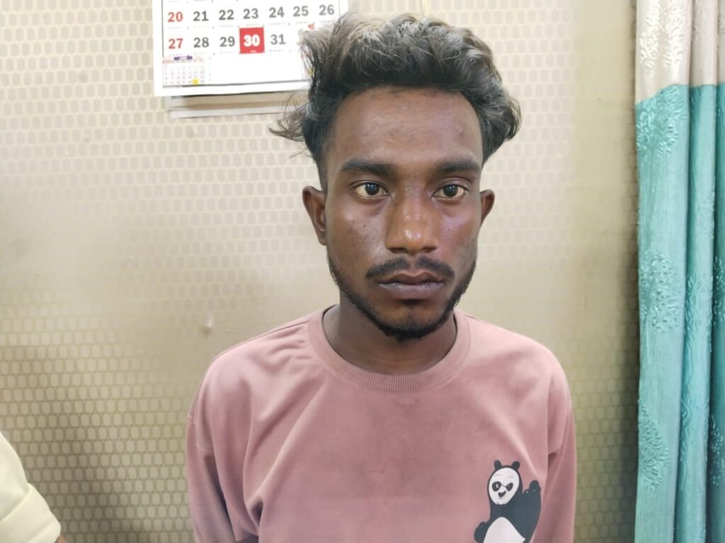 <em>गणेश विसर्जन को लेकर हुए कोहड़िया मर्डर मामले में मुख्य आरोपी गिरफ्तार,आरोपी से घटना में प्रयुक्त धारदार चाकू किया गया जप्त,घटना के 24 घण्टे के भीतर धर दबोचा गया आरोपी, वैधानिक कार्यवाही बाद किया गया जिला जेल दाखिल,कोरबा पुलिस की त्वरित कार्यवाही,चौकी प्रभारी नवीन पटेल की तत्परता पूर्ण कार्रवाई</em> <em>गणेश विसर्जन को लेकर हुए कोहड़िया मर्डर मामले में मुख्य आरोपी गिरफ्तार,आरोपी से घटना में प्रयुक्त धारदार चाकू किया गया जप्त,घटना के 24 घण्टे के भीतर धर दबोचा गया आरोपी, वैधानिक कार्यवाही बाद किया गया जिला जेल दाखिल,कोरबा पुलिस की त्वरित कार्यवाही,चौकी प्रभारी नवीन पटेल की तत्परता पूर्ण कार्रवाई</em> kshititech