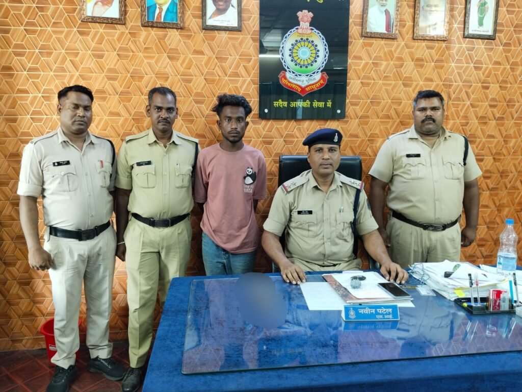 <em>गणेश विसर्जन को लेकर हुए कोहड़िया मर्डर मामले में मुख्य आरोपी गिरफ्तार,आरोपी से घटना में प्रयुक्त धारदार चाकू किया गया जप्त,घटना के 24 घण्टे के भीतर धर दबोचा गया आरोपी, वैधानिक कार्यवाही बाद किया गया जिला जेल दाखिल,कोरबा पुलिस की त्वरित कार्यवाही,चौकी प्रभारी नवीन पटेल की तत्परता पूर्ण कार्रवाई</em> <em>गणेश विसर्जन को लेकर हुए कोहड़िया मर्डर मामले में मुख्य आरोपी गिरफ्तार,आरोपी से घटना में प्रयुक्त धारदार चाकू किया गया जप्त,घटना के 24 घण्टे के भीतर धर दबोचा गया आरोपी, वैधानिक कार्यवाही बाद किया गया जिला जेल दाखिल,कोरबा पुलिस की त्वरित कार्यवाही,चौकी प्रभारी नवीन पटेल की तत्परता पूर्ण कार्रवाई</em> kshititech