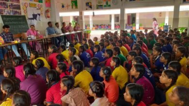 <em>शक्ति जिला स्वास्थ्य विभाग के सीएमएचओ एवं बीएमओ के निर्देश पर आयुष्मान भव कार्यक्रम हुआ संपन्न,पलाड़ी खुर्द के एकलव्य आवासीय विद्यालय में हुआ कार्यक्रम</em>, स्वास्थ्य विभाग के टीबी सुपरवाइजर विनोद राठौर भी रहे मौजूद kshititech