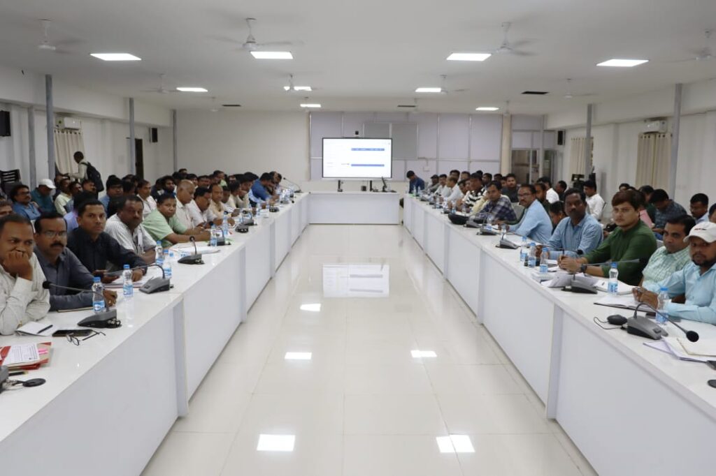 <em>चुनाव करवाने शक्ति जिले में प्रशासनिक टीम तैयार, इंतजार सिर्फ आचार संहिता का, कलेक्टर नूपुर के नेतृत्व में प्रदेश में सरकारी कामों के संचालन में अग्रणी स्थान पर है शक्ति जिला, जिले में गठन पश्चात पहली बार होगी चुनाव संबंधी समस्त प्रक्रियाएं</em>, चुनावी तैयारी में प्रशासन आगे,राजनैतिक दल हो गए हैं पीछे <em>चुनाव करवाने शक्ति जिले में प्रशासनिक टीम तैयार, इंतजार सिर्फ आचार संहिता का, कलेक्टर नूपुर के नेतृत्व में प्रदेश में सरकारी कामों के संचालन में अग्रणी स्थान पर है शक्ति जिला, जिले में गठन पश्चात पहली बार होगी चुनाव संबंधी समस्त प्रक्रियाएं</em>, चुनावी तैयारी में प्रशासन आगे,राजनैतिक दल हो गए हैं पीछे kshititech