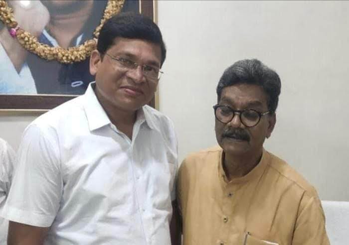 <em>विधानसभा अध्यक्ष महंत की पहल पर शक्ति विधानसभा क्षेत्र में 165 गांव में होंगे 5 करोड़ के कार्य, मुख्यमंत्री समग्र ग्रामीण विकास योजना में मिली स्वीकृति, विधायक प्रतिनिधि अमित राठौर ने दी जानकारी</em>, अमित ने कहा--महंत जी की सक्रियता से पूरे जिले में तेजी से हो रहा विकास <em>विधानसभा अध्यक्ष महंत की पहल पर शक्ति विधानसभा क्षेत्र में 165 गांव में होंगे 5 करोड़ के कार्य, मुख्यमंत्री समग्र ग्रामीण विकास योजना में मिली स्वीकृति, विधायक प्रतिनिधि अमित राठौर ने दी जानकारी</em>, अमित ने कहा--महंत जी की सक्रियता से पूरे जिले में तेजी से हो रहा विकास kshititech