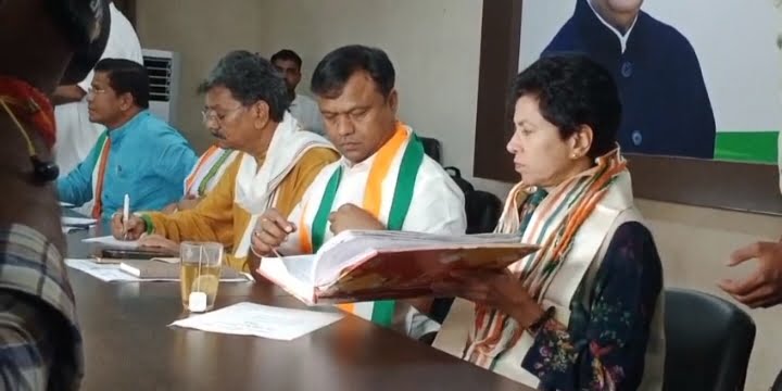 <em>महंत के निवास पहुंचे पीसीसी चीफ दीपक बैज-- पीसीसी की मैराथन बैठक-- छत्तीसगढ़ में कांग्रेस भी कर सकती है अपने प्रत्याशियों की घोषणा, राजधानी में प्रदेश प्रभारी की मौजूदगी में चालू हुई पार्टी की बड़ी बैठक, शैलजा सहित प्रदेश अध्यक्ष दीपक एवं विधानसभा अध्यक्ष महंत भी है मौजूद</em>, विधानसभा चुनाव 2023 में प्रत्याशी चयन में होगी महंत जी की अहम भूमिका <em>महंत के निवास पहुंचे पीसीसी चीफ दीपक बैज-- पीसीसी की मैराथन बैठक-- छत्तीसगढ़ में कांग्रेस भी कर सकती है अपने प्रत्याशियों की घोषणा, राजधानी में प्रदेश प्रभारी की मौजूदगी में चालू हुई पार्टी की बड़ी बैठक, शैलजा सहित प्रदेश अध्यक्ष दीपक एवं विधानसभा अध्यक्ष महंत भी है मौजूद</em>, विधानसभा चुनाव 2023 में प्रत्याशी चयन में होगी महंत जी की अहम भूमिका kshititech