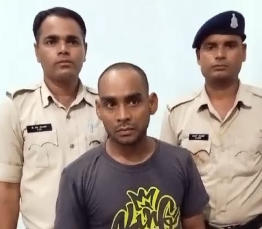 <em>जुआ प्रतिशोध अधिनियम 2022 के तहत शक्ति पुलिस ने करी करवाई, आरोपी को भेजा गया रिमांड पर</em>, सपा के निर्देशन में शक्ति टीआई थाना क्षेत्र में सक्रिय,रोज अवैध कारोबार करने वालों पर हो रही ताड़ -बतोड़ कार्यवाई kshititech