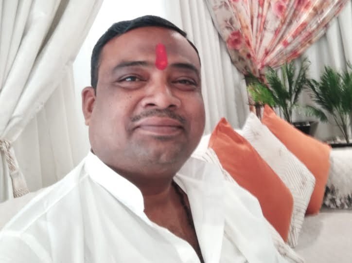 <em>गुवाहाटी के सुप्रसिद्ध ज्योतिषी जितेंद्र शर्मा 5 सितंबर को रहेंगे बाराद्वार में उपलब्ध, राज प्लास्टिक सेंटर जैजैपुर मोड में मिलेंगे आम जनों से, मस्तक देखकर बताते हैं भूत, भविष्य, वर्तमान</em>, शक्ति अंचल में भी काफी लोकप्रिय हैं पंडित जी kshititech