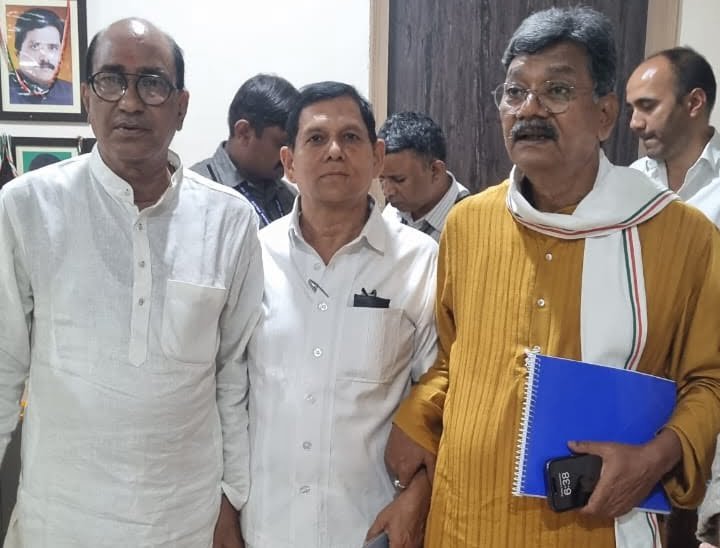 शक्ति का चुनावी मंथन रायपुर में--<em>शक्ति विधानसभा के कांग्रेस नेताओं ने करी महंत जी से मुलाकात,प्रदेश कांग्रेस कमेटी के नव नियुक्त सचिव घनश्याम पांडेय एवं जिला अध्यक्ष त्रिलोक चंद्र जायसवाल दादू पहुंचे रायपुर</em> शक्ति का चुनावी मंथन रायपुर में--<em>शक्ति विधानसभा के कांग्रेस नेताओं ने करी महंत जी से मुलाकात,प्रदेश कांग्रेस कमेटी के नव नियुक्त सचिव घनश्याम पांडेय एवं जिला अध्यक्ष त्रिलोक चंद्र जायसवाल दादू पहुंचे रायपुर</em> kshititech