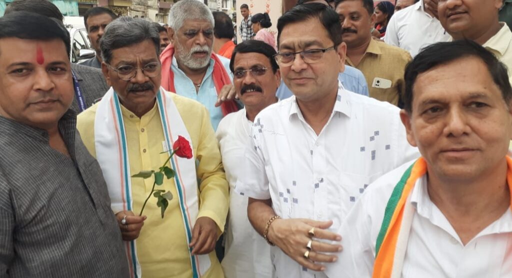 कांग्रेस का मिशन शक्ति जिला-- <em>विधानसभा अध्यक्ष महंत ने कहा--कांग्रेस कार्यकर्ताओं की निष्ठा एवं समर्पण भावना ही हमारी पार्टी की सबसे बड़ी ताकत, आने वाले चुनाव में रिकॉर्ड सीटों से होगी कांग्रेस की जीत, बाराद्वार में हाथ जोड़ो यात्रा के समापन में पहुंचे विधानसभा अध्यक्ष महंत, कांग्रेस ने किया बड़ा शक्ति प्रदर्शन</em>, चुनाव पूर्व जिले के बड़ी संख्या में एक मंच पर जुटे कांग्रेस के नेता कांग्रेस का मिशन शक्ति जिला-- <em>विधानसभा अध्यक्ष महंत ने कहा--कांग्रेस कार्यकर्ताओं की निष्ठा एवं समर्पण भावना ही हमारी पार्टी की सबसे बड़ी ताकत, आने वाले चुनाव में रिकॉर्ड सीटों से होगी कांग्रेस की जीत, बाराद्वार में हाथ जोड़ो यात्रा के समापन में पहुंचे विधानसभा अध्यक्ष महंत, कांग्रेस ने किया बड़ा शक्ति प्रदर्शन</em>, चुनाव पूर्व जिले के बड़ी संख्या में एक मंच पर जुटे कांग्रेस के नेता kshititech