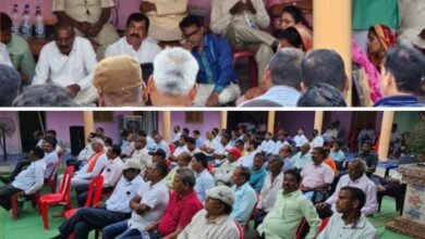 एक मंच पर पहुंचे भाजपा- कांग्रेस के सामाजिक नेता<em>-- राठौर समाज के जनप्रतिनिधियों ने सामाजिक बैठक कर लिया बड़ा निर्णय, समाज के लोगों को टिकट मिलने पर उन्हें पूर्ण समर्थन देने का लिया निर्णय, जनपद अध्यक्ष राजेश राठौर एवं महंत के खास समर्थक मनहरण राठौर भी रहे मौजूद, भाजपा कांग्रेस के जूटे दिग्गज नेता, बैठक में हुई चर्चा के अनुसार समाज के व्यक्ति को टिकट मिलने पर अलग-अलग राजनैतिक विचारधाराओं के नेता हो जाएंगे एक</em> kshititech