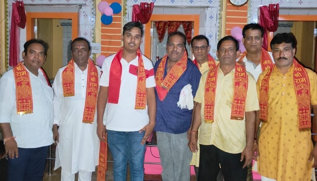 <em>बिल्हा शहर में हनुमान चालीसा समिति के 1 वर्ष पूर्ण होने पर हुआ संगीतमय सुंदरकांड पाठ का आयोजन-- अनन्या के बेहतर स्वास्थ्य के लिए लोगों ने मांगी दुआएं, समिति के संरक्षक डॉक्टर आर सी अग्रवाल ने कहा-- हमें सेवा कार्यों के साथ-साथ जनहित के भी करने होंगे कार्य</em> <em>बिल्हा शहर में हनुमान चालीसा समिति के 1 वर्ष पूर्ण होने पर हुआ संगीतमय सुंदरकांड पाठ का आयोजन-- अनन्या के बेहतर स्वास्थ्य के लिए लोगों ने मांगी दुआएं, समिति के संरक्षक डॉक्टर आर सी अग्रवाल ने कहा-- हमें सेवा कार्यों के साथ-साथ जनहित के भी करने होंगे कार्य</em> kshititech