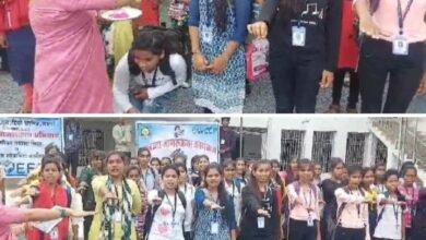 <em>मतदान जागरूकता को लेकर महाविद्यालय की सक्रियता-- सक्ति के जे.एल. एन. डिग्री कालेज सक्ती में स्वीप मतदाता जागरुकता के तहत हो रहे विभिन्न साप्ताहिक कार्यक्रम, महाविद्यालय द्वारा निकाली गई रैली, प्राचार्य डॉक्टर शालू पाहवा ने संकल्प लेकर सभी को दिलाई मतदान जागरूकता की शपथ</em>, प्राचार्य ने नव मतदाताओं का स्वयं किया तिलक लगाकर अभिनंदन kshititech