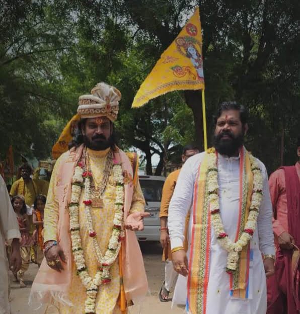 <em>आचार्य राजेंद्र महाराज ने कहा-- श्रीमद भागवत कथा है सभी संकटों का निवारण, तन्मयता एवं एकाग्रता से करें कथा का श्रवण, मित्तल परिवार शक्ति की श्रीमद् भागवत कथा में व्यास पीठ पर विराजमान हो कथा रसपान करा रहे है राजेंद्र जी महाराज, आचार्य देव कृष्ण जी महाराज के सुमधुर भजनों से झूम रहे श्रोता</em> <em>आचार्य राजेंद्र महाराज ने कहा-- श्रीमद भागवत कथा है सभी संकटों का निवारण, तन्मयता एवं एकाग्रता से करें कथा का श्रवण, मित्तल परिवार शक्ति की श्रीमद् भागवत कथा में व्यास पीठ पर विराजमान हो कथा रसपान करा रहे है राजेंद्र जी महाराज, आचार्य देव कृष्ण जी महाराज के सुमधुर भजनों से झूम रहे श्रोता</em> kshititech