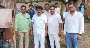 शक्ति मंडी क्षेत्र में हो रहे ढेरो विकास कार्य--<em>मंडी अध्यक्ष रूपनारायण साहू ने किया 11 लाख की लागत से बनने वाली सीसी रोड का भूमिपूजन, जिला प्रतिनिधि गुलजार सिंह के प्रयासों से विधानसभा अध्यक्ष महंत ने दिलवाई स्वीकृति</em>, मंडी अध्यक्ष ने कहा-- पहले लोगों ने नहीं देखा मंडी बोर्ड से इतना अधिक निर्माण कार्य kshititech