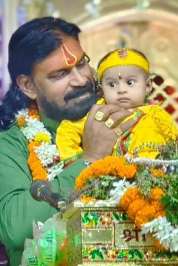 <em>शक्ति के मित्तल परिवार की श्रीमद् भागवत कथा का चौथा दिन--श्री कृष्ण जन्म के उत्सव के साथ ही आचार्य राजेंद्र जी महाराज ने भगवान कृष्ण जी की लीला का किया सुंदर वर्णन, हजारों की संख्या में धर्म प्रेमियों ने किया कथा श्रवण</em>, आचार्य राजेंद्र जी महाराज धर्म के साथ-साथ भारत माता की आरती एवं राष्ट्र प्रेम के प्रति भी लोगों को दे रहे व्याख्यान kshititech