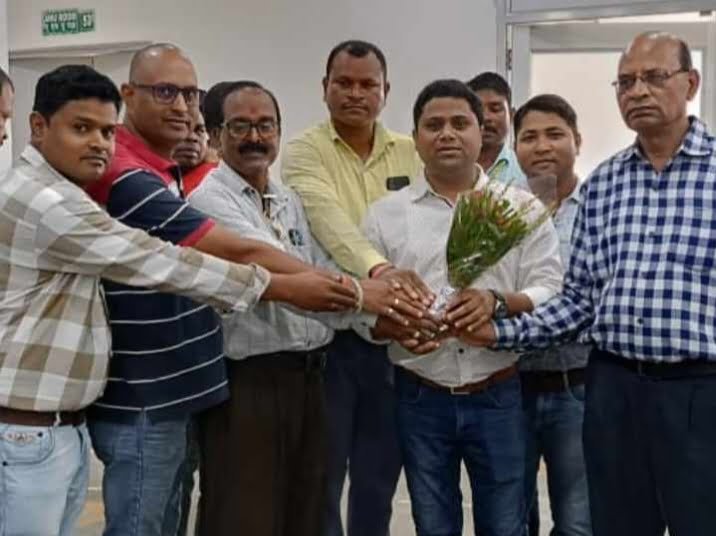 <em>शक्ति हॉस्पिटल के नए खंड चिकित्सा अधिकारी बनाए गए डॉक्टर जी बी सिंह, पदभार ग्रहण करते साथ अस्पताल की व्यवस्था सुधारने कर रहे स्वास्थ्य कर्मचारियों के साथ बैठके, सरकारी अस्पताल की सुधरेगी व्यवस्था</em> <em>शक्ति हॉस्पिटल के नए खंड चिकित्सा अधिकारी बनाए गए डॉक्टर जी बी सिंह, पदभार ग्रहण करते साथ अस्पताल की व्यवस्था सुधारने कर रहे स्वास्थ्य कर्मचारियों के साथ बैठके, सरकारी अस्पताल की सुधरेगी व्यवस्था</em> kshititech