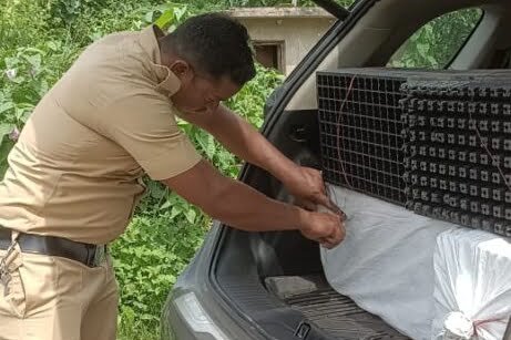 <em>शक्ति जिला पुलिस की खबरें एक साथ-- एसपी अहीरे ने जिले वासियों से कहा- अपने मकान को न छोड़े सुना, डभरा में पकड़ी गई शराब, तो वही शक्ति थाने में भी हुई पुलिस की शराब को लेकर कार्रवाई ,शक्ति जिला पुलिस अपराधों पर अंकुश लगाने सक्रिय</em>, सरपंच पति को किया पुलिस ने जेल दाखिल kshititech