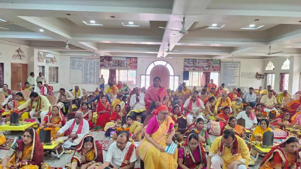 <em>शक्ति के श्री राधाकृष्ण मंदिर में हुआ तीन दिवसीय ऋषि पंचमी उद्यापन कार्यक्रम, 51 जोड़ों ने करी पूजा- अर्चना, 21 सितंबर को दोपहर हुआ भंडारा प्रसाद का आयोजन</em>, शहर में पहली बार हुए आयोजन को लेकर दिखा उत्साह, प्रदेश के अन्य जिलों से भी लोग पहुंचे उद्यापन कार्यक्रम में <em>शक्ति के श्री राधाकृष्ण मंदिर में हुआ तीन दिवसीय ऋषि पंचमी उद्यापन कार्यक्रम, 51 जोड़ों ने करी पूजा- अर्चना, 21 सितंबर को दोपहर हुआ भंडारा प्रसाद का आयोजन</em>, शहर में पहली बार हुए आयोजन को लेकर दिखा उत्साह, प्रदेश के अन्य जिलों से भी लोग पहुंचे उद्यापन कार्यक्रम में kshititech