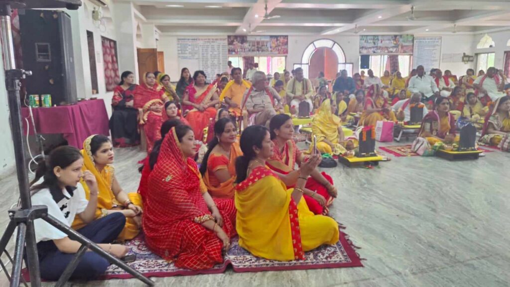 <em>शक्ति के श्री राधाकृष्ण मंदिर में हुआ तीन दिवसीय ऋषि पंचमी उद्यापन कार्यक्रम, 51 जोड़ों ने करी पूजा- अर्चना, 21 सितंबर को दोपहर हुआ भंडारा प्रसाद का आयोजन</em>, शहर में पहली बार हुए आयोजन को लेकर दिखा उत्साह, प्रदेश के अन्य जिलों से भी लोग पहुंचे उद्यापन कार्यक्रम में <em>शक्ति के श्री राधाकृष्ण मंदिर में हुआ तीन दिवसीय ऋषि पंचमी उद्यापन कार्यक्रम, 51 जोड़ों ने करी पूजा- अर्चना, 21 सितंबर को दोपहर हुआ भंडारा प्रसाद का आयोजन</em>, शहर में पहली बार हुए आयोजन को लेकर दिखा उत्साह, प्रदेश के अन्य जिलों से भी लोग पहुंचे उद्यापन कार्यक्रम में kshititech